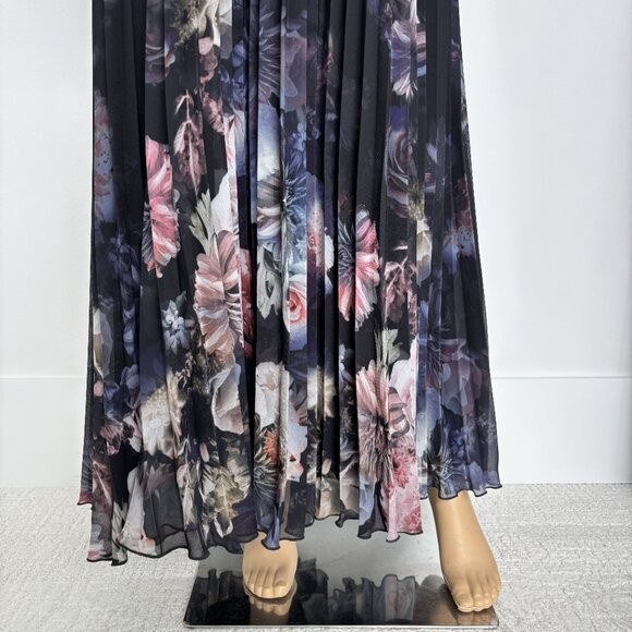 XSCAPE Black Flutter Sleeve Floral Pleated Gown - Picture 4 of 6